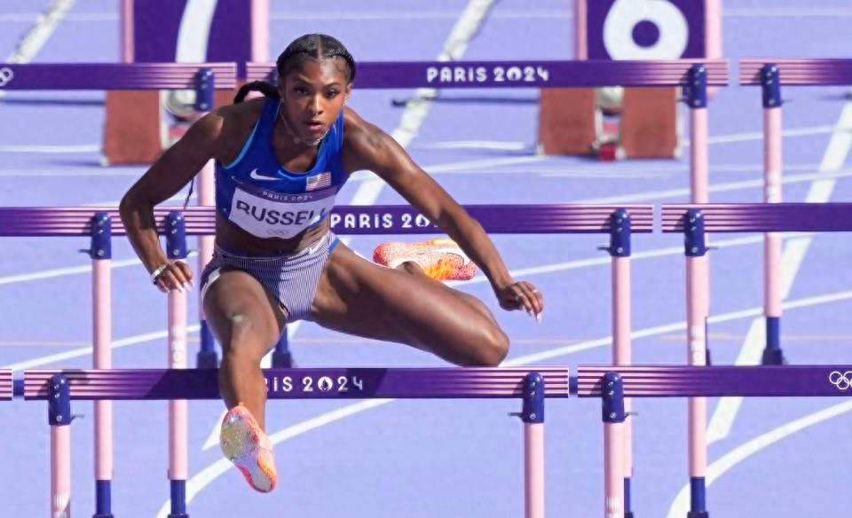 美国选手拉塞尔12秒33夺女子100米栏金牌 前三名均跑进12秒40