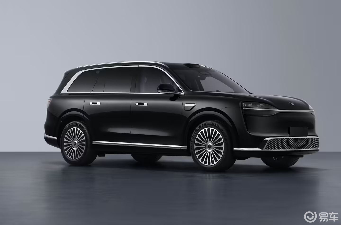 新款问界M9申报图曝光:车身加大,门把手换了,还有新雷达