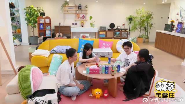 女明星私下都聊这些？李雪琴爆料田曦薇跟戚薇聊天记录