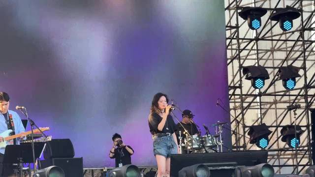 姚晨曹郁宣布离婚，5年婚姻育有一儿一女