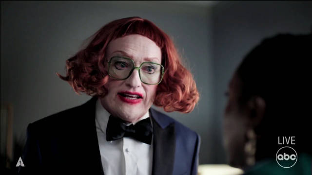 奥斯卡主持人柯南恶搞多部热门影片