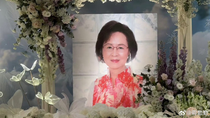 蒋勤勤的‘海上神女’造型与她之前哪些经典角色形象有联系？