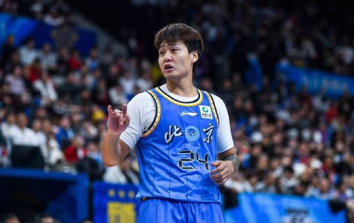 救星归位！北汽官宣赵睿下场复出，季后赛冲刺迎核心战力
