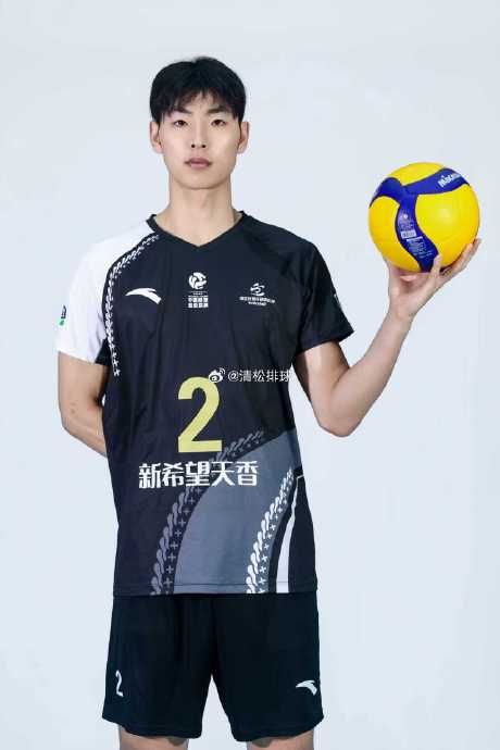 与福建和浙江队的比赛，北汽男排的进攻分别暴露了哪些不同的问题？