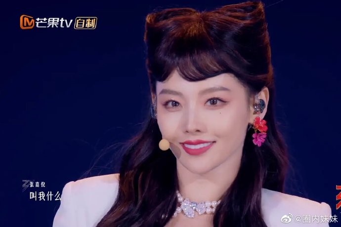 Ella在瞿颖微博下评论的具体内容是什么？