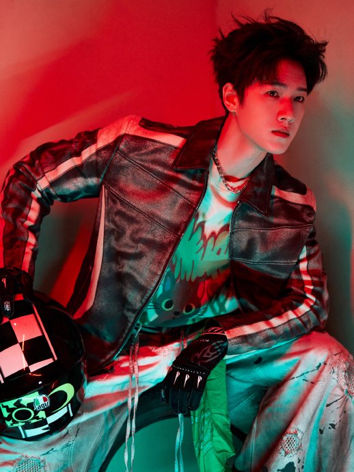 李昀锐在F1中国大奖赛的具体造型和品牌是什么？