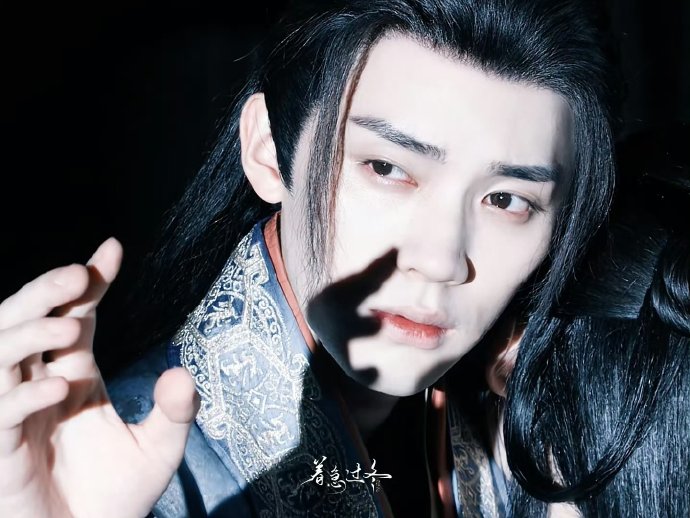 新生代演员周翊然在《江湖夜雨十年灯》中是如何演绎双面人格实现演技蜕变的？