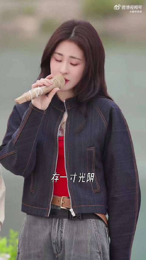 张碧晨《爱久见人心》路透曝光，通透声线演绎情绪暴击