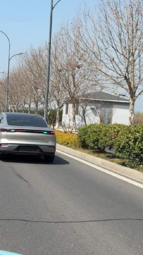 吉利银河星耀8新版型曝光，配激光雷达、神盾金砖电池