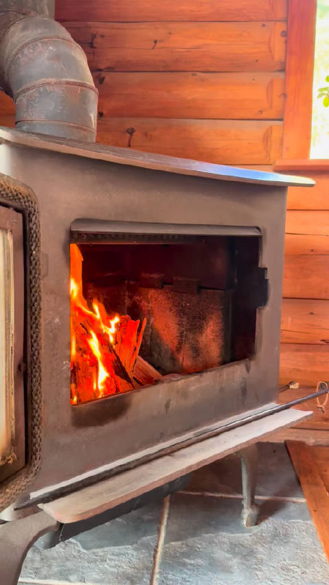 马斯克小岛测试星链直播，干柴架手机预热炉边谈话