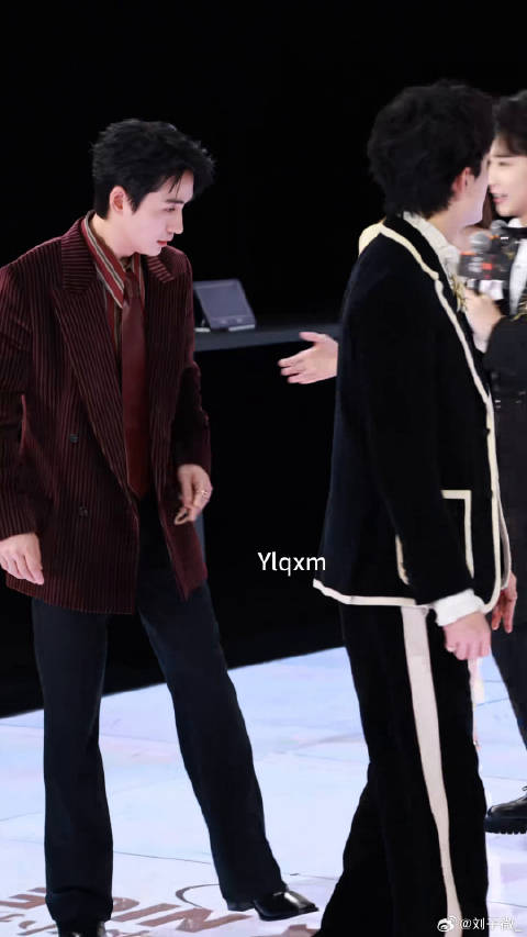 吴磊 同框 两张权威脸在一起对我眼睛很友好！电影奇遇夜 微博VC计划