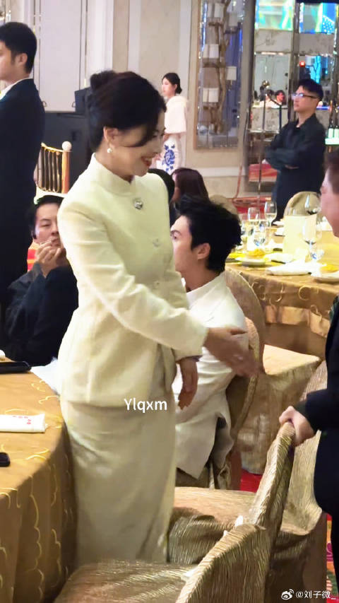 新时代国际电影节 40岁这气质又美又飒！微博VC计划