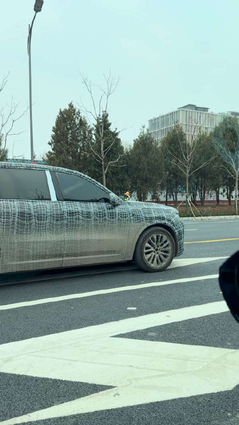 理想L9伪装车曝光，成品牌关键车型