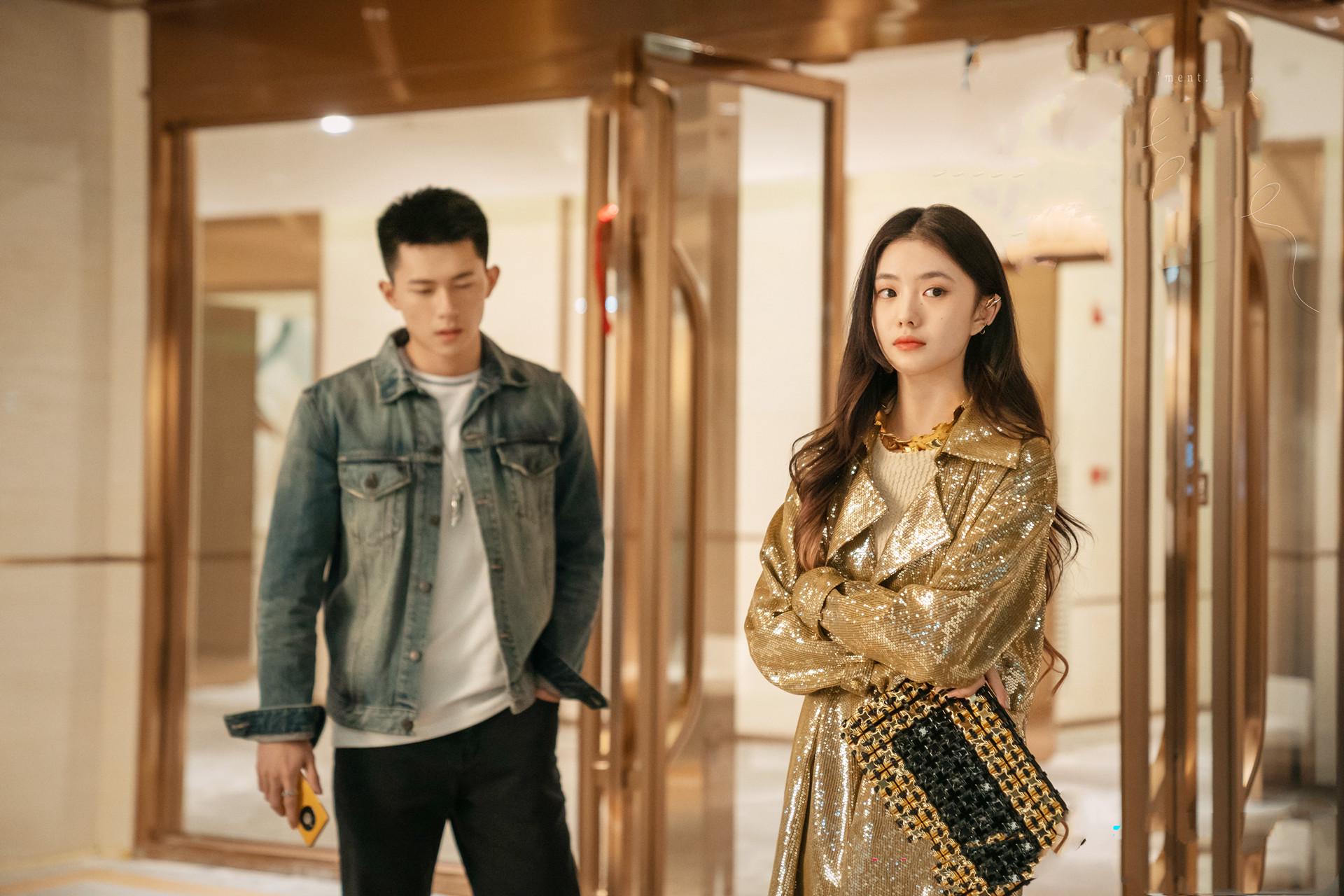 《脱轨》:落魄大小姐变成男主白月光,平行世界的设定反转不断|刘浩存|平行世界|林一|白月光|背叛|闺蜜