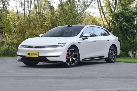 换车别着急！中大型轿车卷王来了，空间配置都拉满