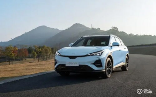 大空间对决!全新极狐阿尔法T5更懂家