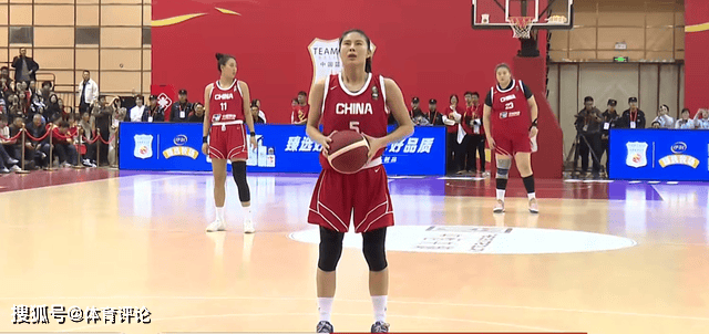 王思雨替补上场，刘禹彤砍下8分！中国女篮半场领先国际联队11分