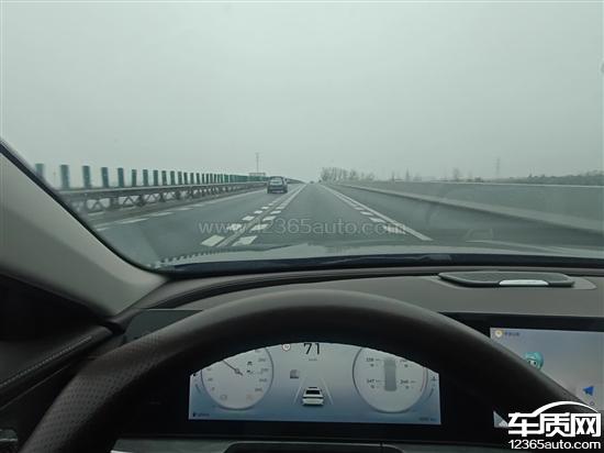 奇瑞艾瑞泽8行驶中跑偏多次维修未解决