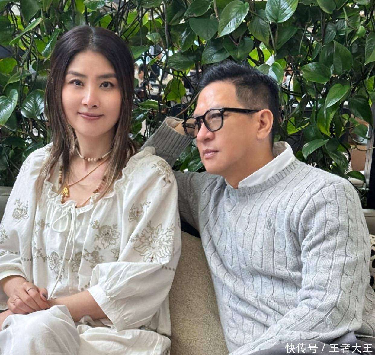 张家辉晒和陈慧琳新年聚餐合照，网友：温馨接地气