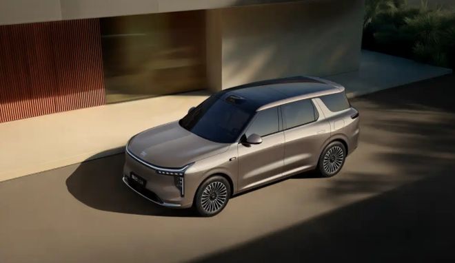 定位中大型SUV 智己LS8官图发布 亮点在哪?