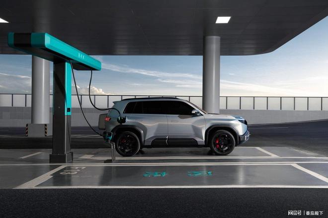 方程豹钛3闪充版 年轻人的出行速度