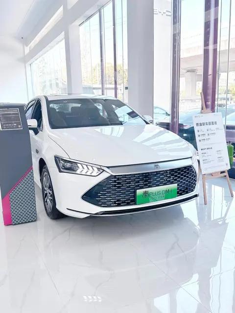 比亚迪秦PLUS 2025年累计销量破33万辆 11月销3.54万稳坐混动标杆