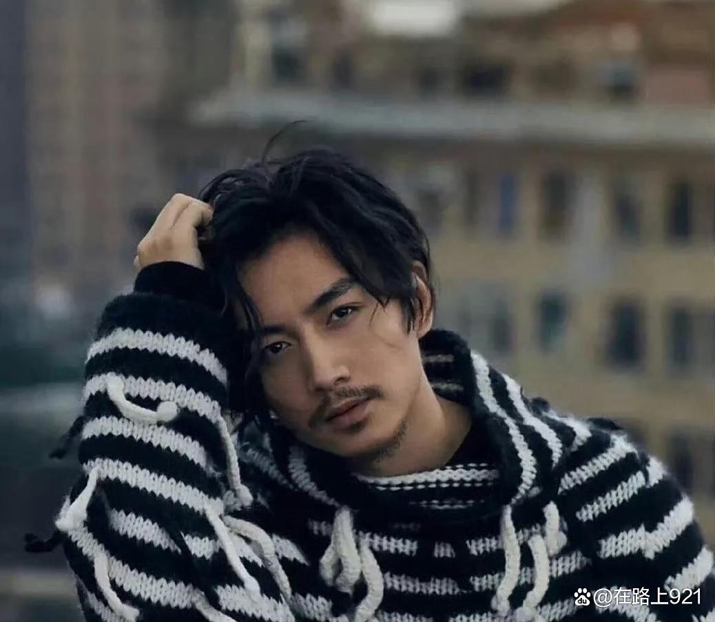 从古装顶流到戏红人不红的陈晓,藏着娱乐圈最真实的生存法则