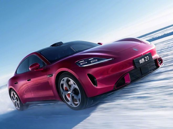 尚界Z7亮相，四驱性能堪比quattro！鸿蒙智行最能打的中大型轿跑