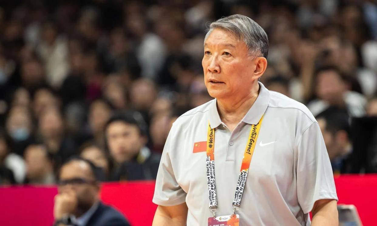 中国女篮86-76战胜南苏丹，2+2+1+1+2，她却最失意:打得太差，有伤病?