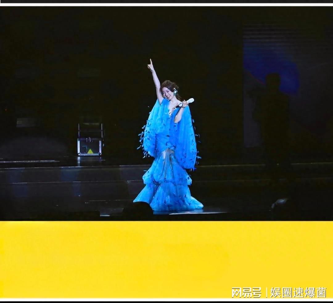 一个00后歌手靠实力冲上热搜,这些细节告诉你她为什么这么牛|好声音|演唱会|王菲|陶喆