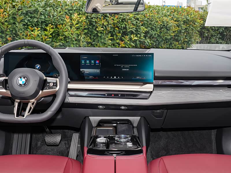 2026年宝马5系落地价是多少?如何更划算购车?