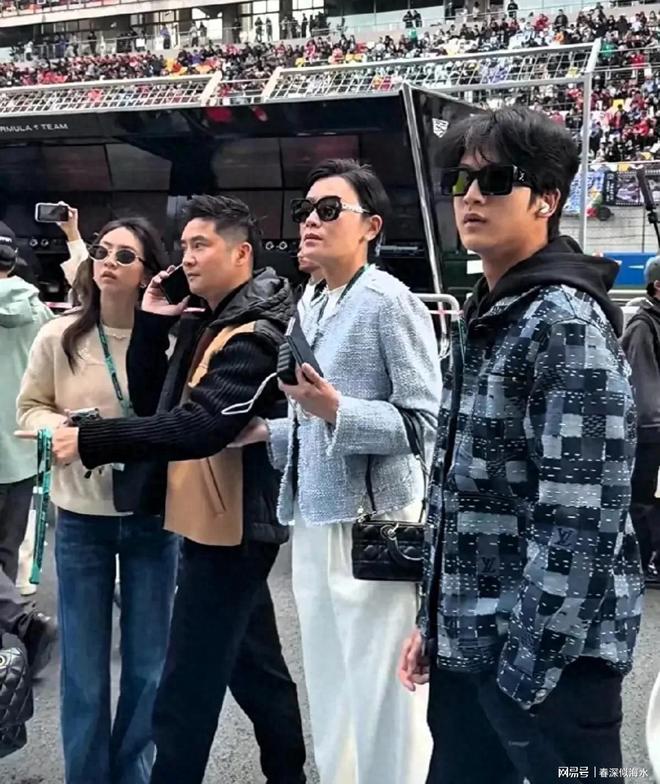 田亮一家现身F1赛场，森碟追星郭富城喜笑颜开