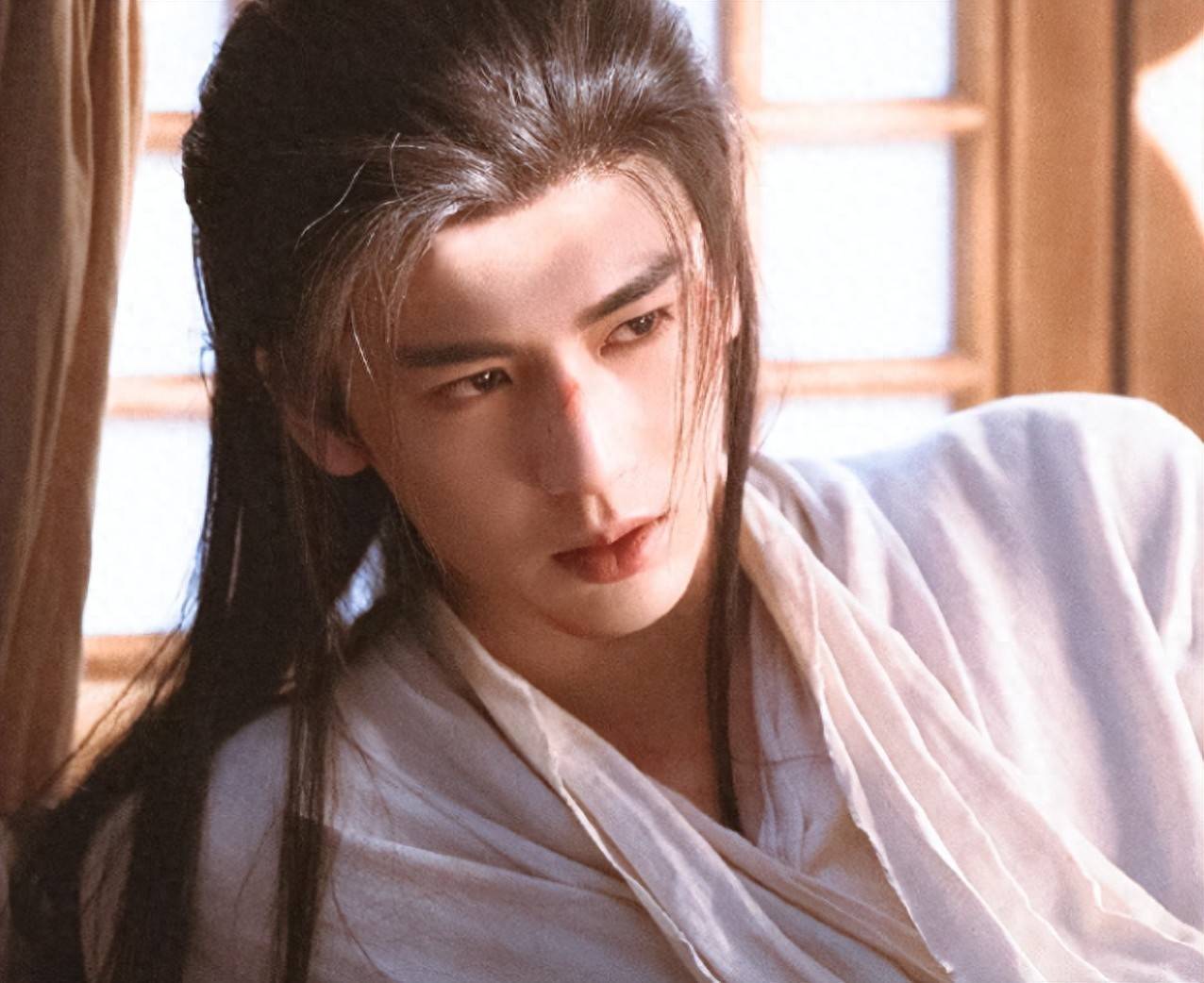 《逐玉》集齐7位帅哥，1位曾“丑”出圈如今帅到认不出