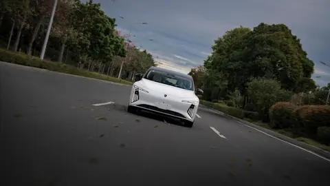 怕出门东西没处塞?2026款星海S7智慧大空间，物品分区放超整齐