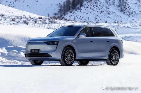 问界M7卖疯了,M8突然没人要了,蔚来ES8悄悄上位