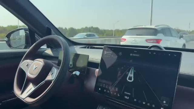 武汉岚图泰山L3级自动驾驶内测限路段进行