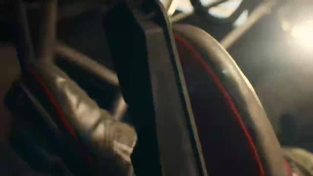 范丞丞领克Z20狂飙《飞驰人生3》赛道