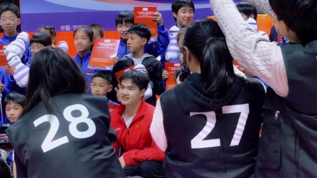 看到伟铿就心软软