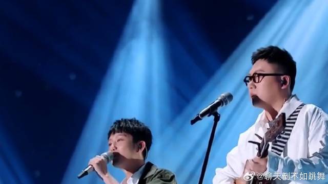 至上励合演绎小虎队歌曲《蝴蝶飞呀》，唤醒儿时回忆