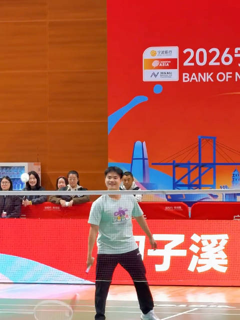 梁伟铿重返赛场备战26赛季