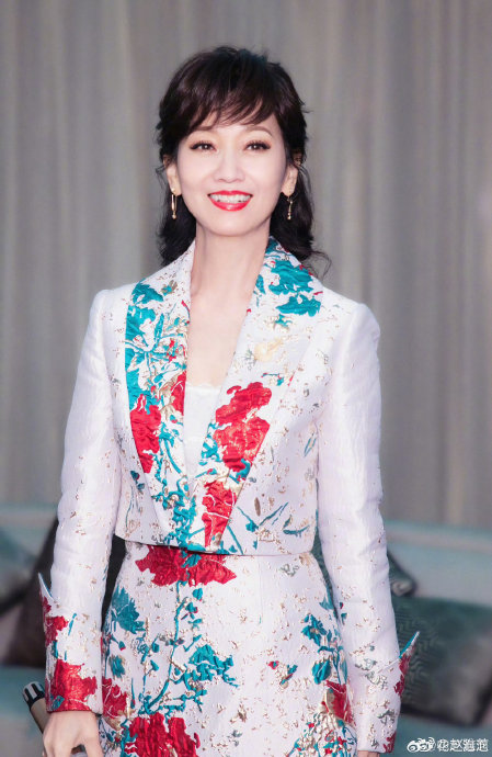 赵雅芝近几年还有哪些融合古典与现代的惊艳造型？