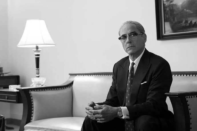 小罗伯特·唐尼凭借《奥本海默》获得奥斯卡后，对事业有什么新规划？