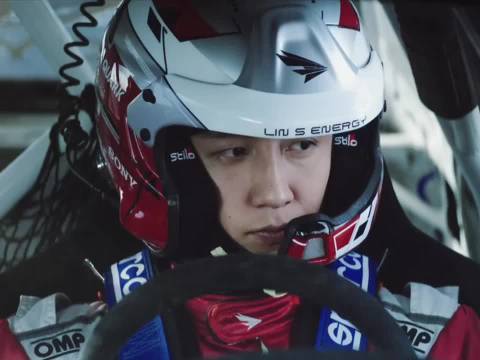 黄景瑜凭林臻东角色获F1亮相及高端代言