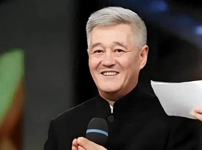 赵本山的儿子和女儿分别接手了本山传媒哪些业务？