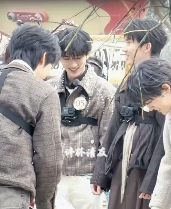 时代少年团《王者农家乐》再合体，密室追逃引爆期待，全员状态引热议