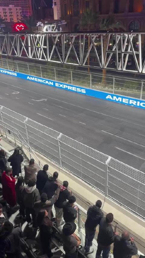 F1赛车极速飞驰现场震撼