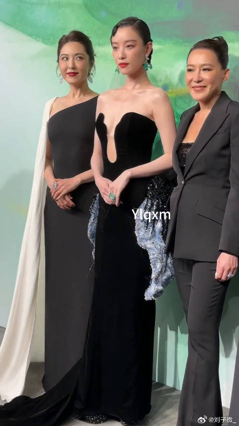 46岁倪妮 梦幻同框好养眼 你们觉得谁赢了？