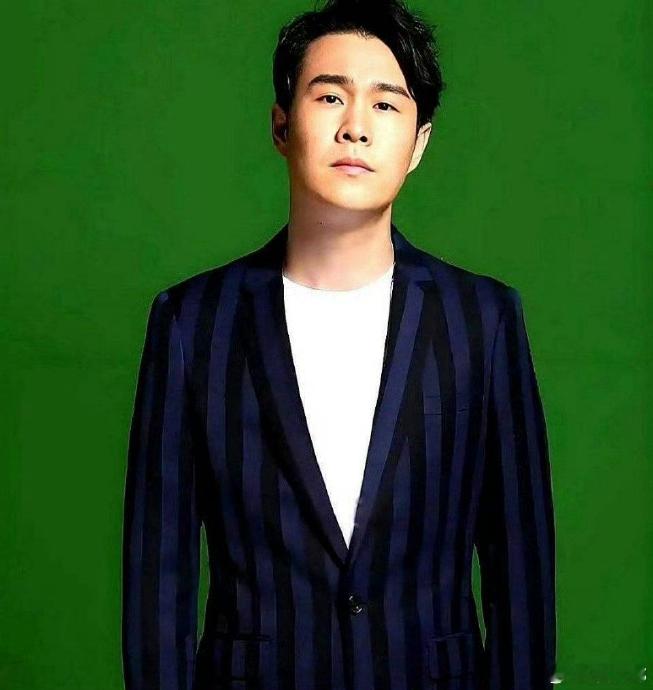 赵本山虽然不登台了，但他还以什么方式影响着本山传媒和徒弟们？