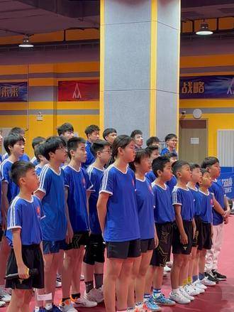 王楠动员讲话点燃斗志，国球舍全员激情投入新一周训练