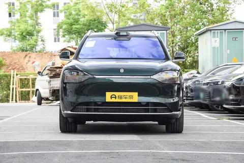 问界M9智驾实测：预判精准，但关键时刻仍需人接管